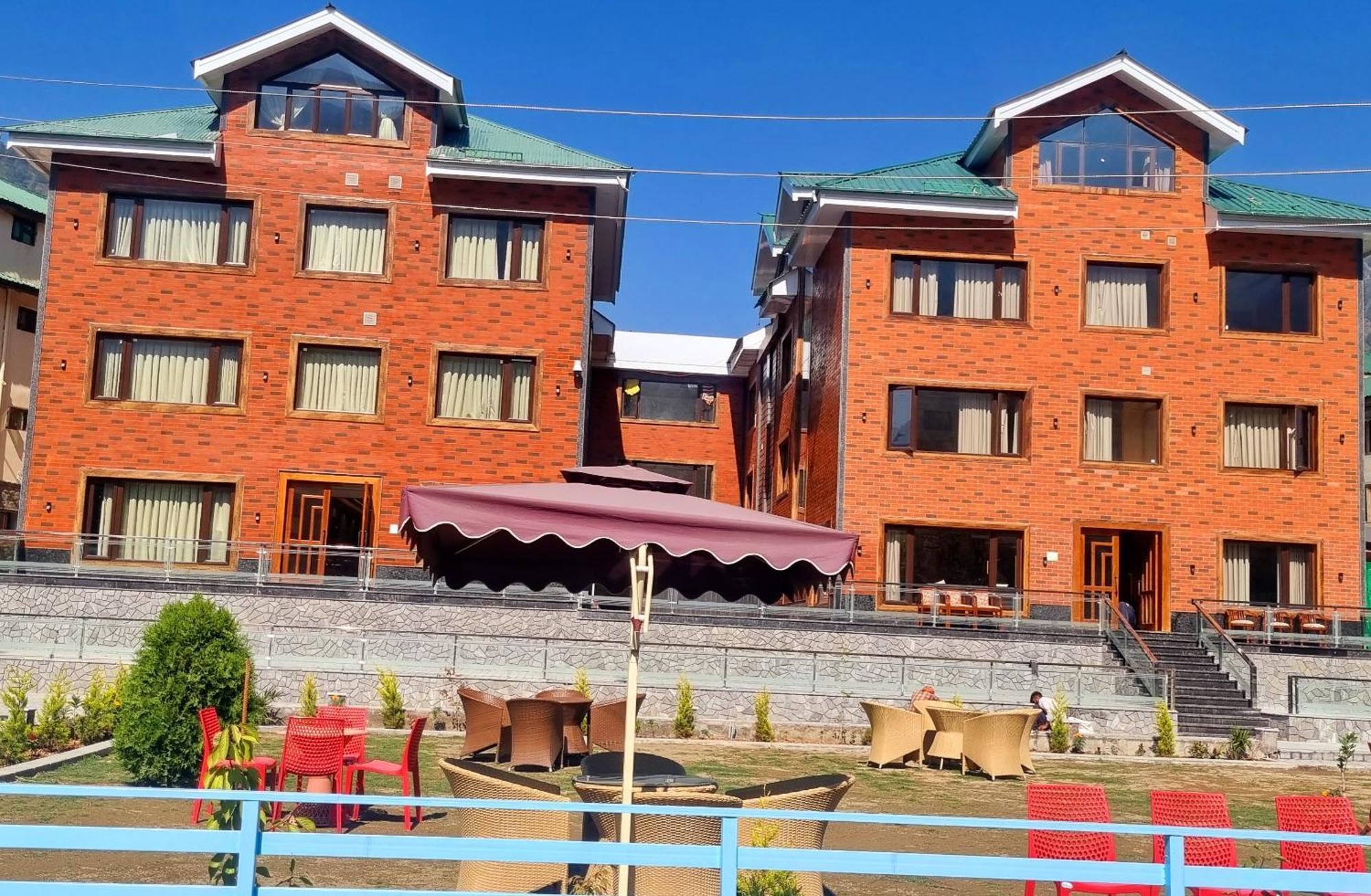 White Water Resorts Pahalgam Exterior photo